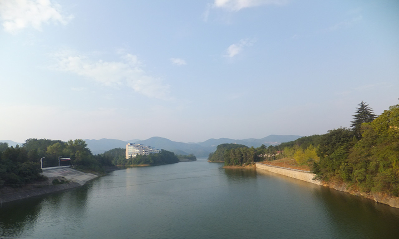 天水一色水镜湖