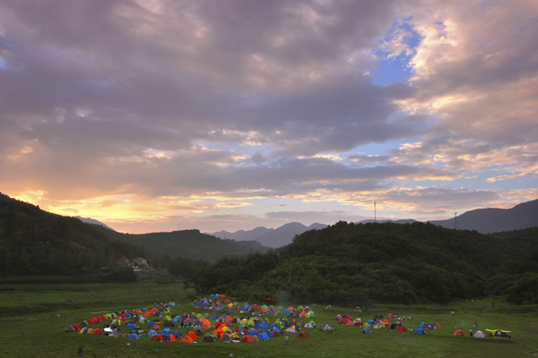 黑河露营   张广建.jpg