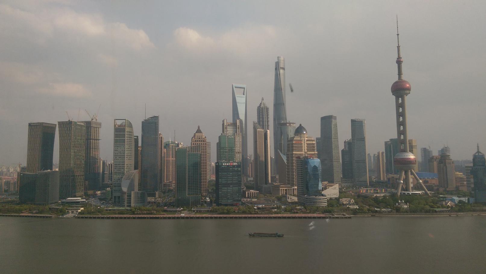 上海中心大厦外观图.jpg